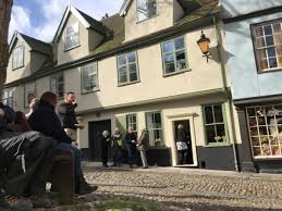 16 Elm Hill